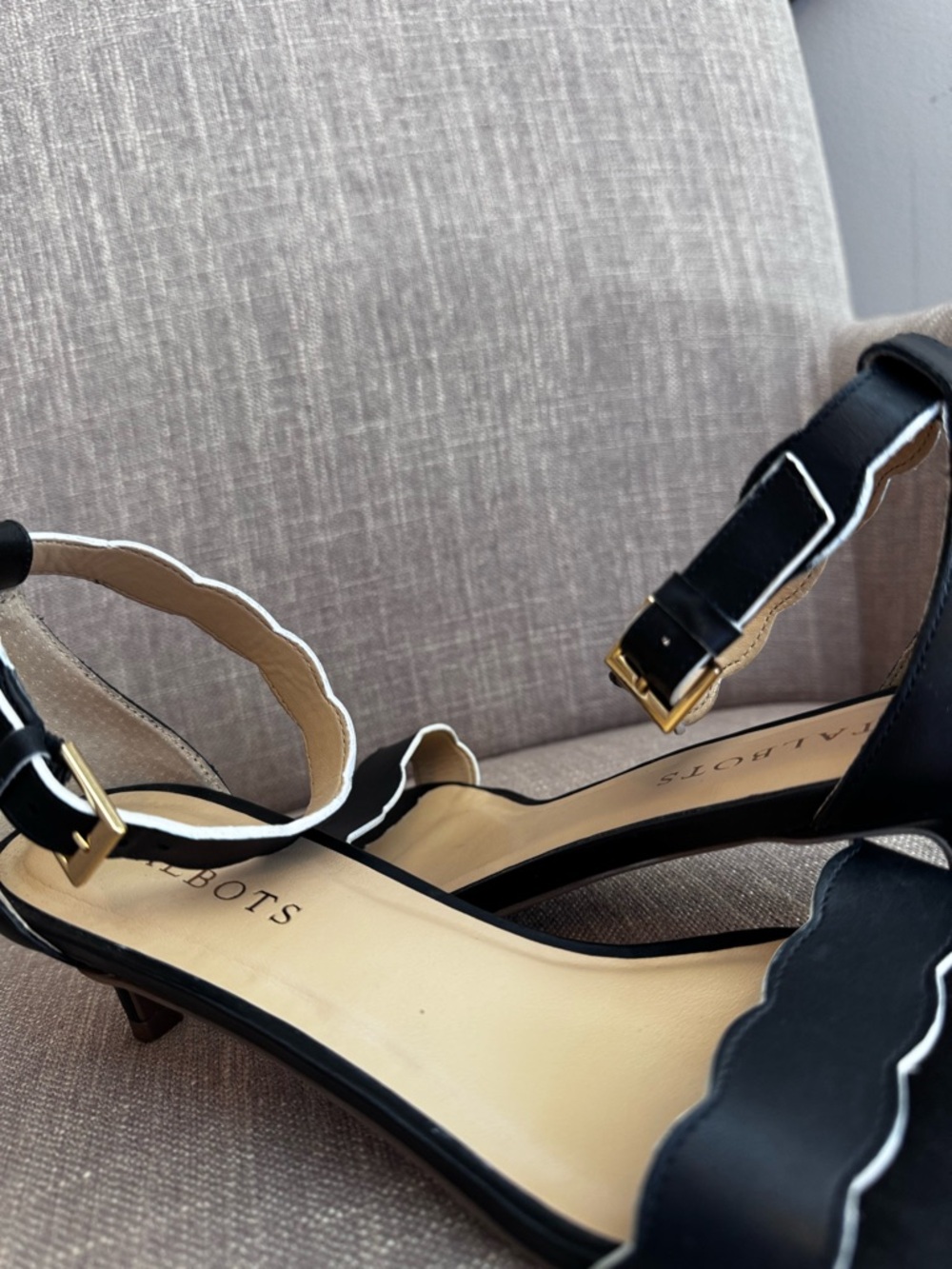 Talbots Black Scalloped Ankle-Strap Kitten Heels Size 7 - Picture 8 of 9
